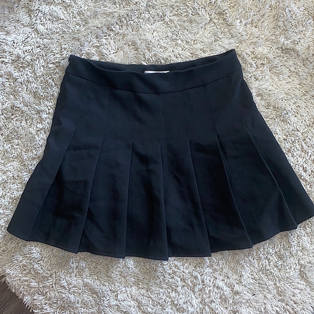 Black pleated tennis skirt